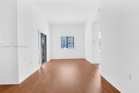 Купить кондоминиум в Катлер-Бей, Флорида 2 спальни, 105.82м2, № 2049553 - фото 5