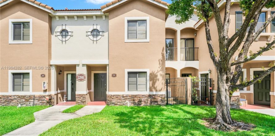 Кондоминиум с 2 спальнями в Катлер-Бей, Флорида № 2049553