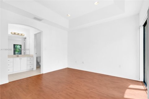 Купить кондоминиум в Катлер-Бей, Флорида 2 спальни, 105.82м2, № 2049553 - фото 18