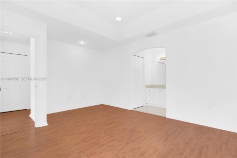 Купить кондоминиум в Катлер-Бей, Флорида 2 спальни, 105.82м2, № 2049553 - фото 17