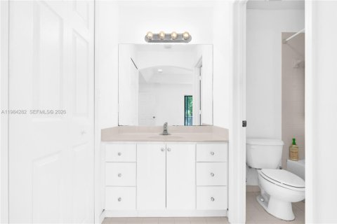 Купить кондоминиум в Катлер-Бей, Флорида 2 спальни, 105.82м2, № 2049553 - фото 30