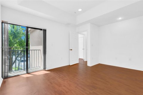 Купить кондоминиум в Катлер-Бей, Флорида 2 спальни, 105.82м2, № 2049553 - фото 4