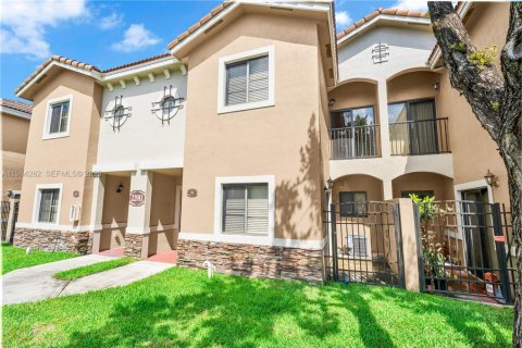 Купить кондоминиум в Катлер-Бей, Флорида 2 спальни, 105.82м2, № 2049553 - фото 2