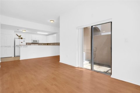 Купить кондоминиум в Катлер-Бей, Флорида 2 спальни, 105.82м2, № 2049553 - фото 21