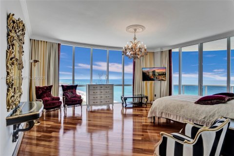Condominio en alquiler en Sunny Isles Beach, Florida, 3 dormitorios, 257.15 m2 № 2031696 - foto 22