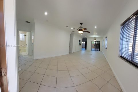 House in Homestead, Florida 5 bedrooms, 201.6 sq.m. № 1861261 - photo 6