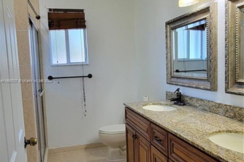 House in Homestead, Florida 5 bedrooms, 201.6 sq.m. № 1861261 - photo 30
