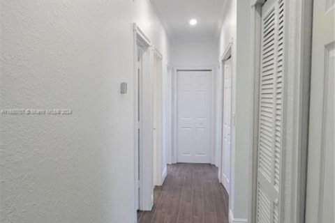 House in Homestead, Florida 5 bedrooms, 201.6 sq.m. № 1861261 - photo 10