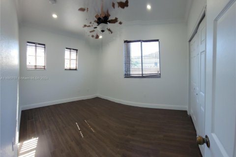 House in Homestead, Florida 5 bedrooms, 201.6 sq.m. № 1861261 - photo 13