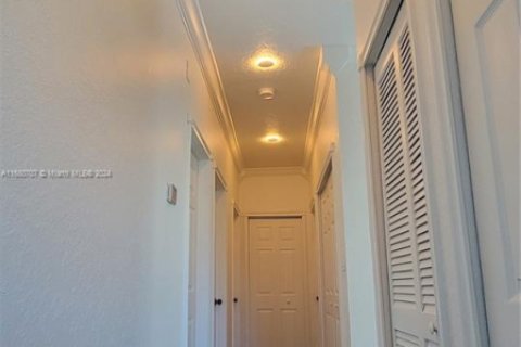 House in Homestead, Florida 5 bedrooms, 201.6 sq.m. № 1861261 - photo 5