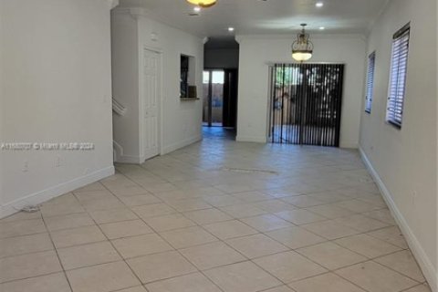 House in Homestead, Florida 5 bedrooms, 201.6 sq.m. № 1861261 - photo 7