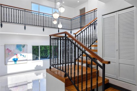 Villa ou maison à louer à Miami, Floride: 5 chambres, 417.69 m2 № 2169757 - photo 12