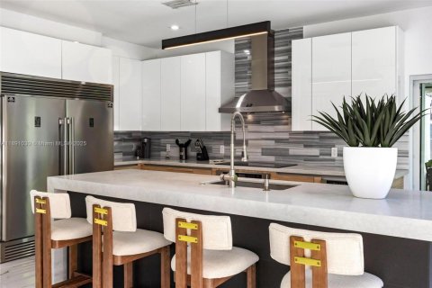 Villa ou maison à louer à Miami, Floride: 5 chambres, 417.69 m2 № 2169757 - photo 24