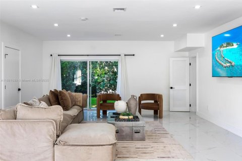 Villa ou maison à louer à Miami, Floride: 5 chambres, 417.69 m2 № 2169757 - photo 7
