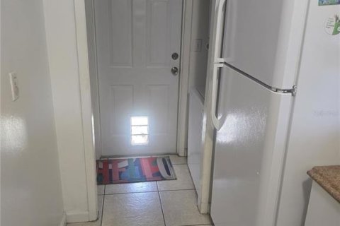 Villa ou maison à vendre à Deltona, Floride: 2 chambres, 81.75 m2 № 1916968 - photo 6