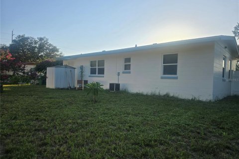 Villa ou maison à vendre à Deltona, Floride: 2 chambres, 81.75 m2 № 1916968 - photo 16
