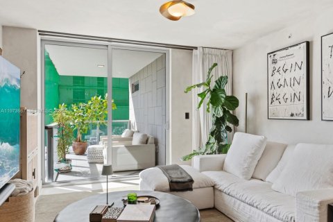 Купить кондоминиум в Бей-Харбор-Айлендс, Флорида 1 спальня, 95.78м2, № 2043853 - фото 5