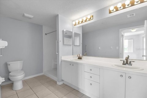 Condo in Palmetto, Florida, 2 bedrooms № 2157604 - photo 13