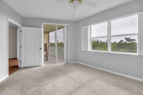 Condo in Palmetto, Florida, 2 bedrooms № 2157604 - photo 11