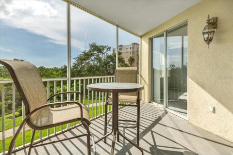 Condo in Palmetto, Florida, 2 bedrooms № 2157604 - photo 2