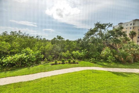 Condo in Palmetto, Florida, 2 bedrooms № 2157604 - photo 17