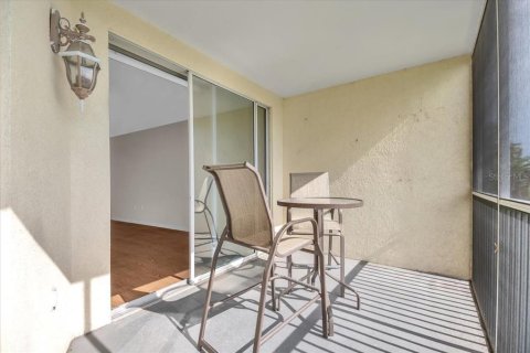 Condo in Palmetto, Florida, 2 bedrooms № 2157604 - photo 12