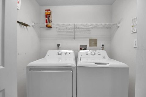Condo in Palmetto, Florida, 2 bedrooms № 2157604 - photo 16