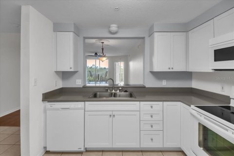 Condo in Palmetto, Florida, 2 bedrooms № 2157604 - photo 9