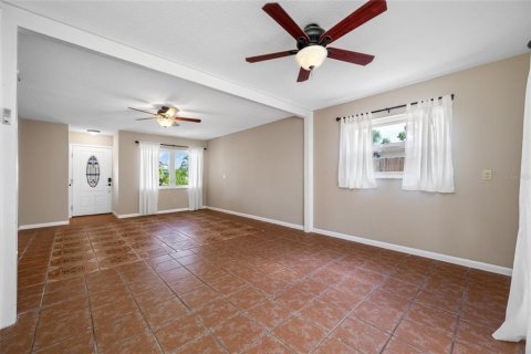 Casa en venta en Saint Petersburg, Florida, 3 dormitorios, 149.85 m2 № 1758454 - foto 15
