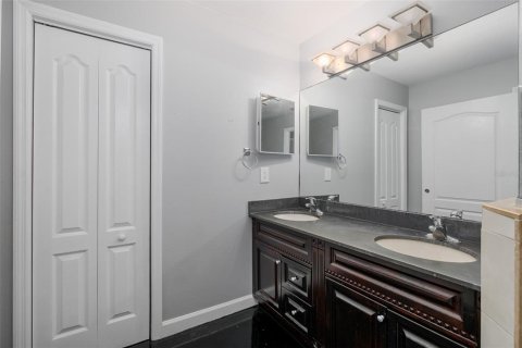Townhouse in Clearwater, Florida 3 bedrooms, 176.51 sq.m. № 2196810 - photo 26