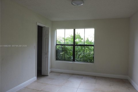 Apartamento en alquiler en Miami, Florida, 2 dormitorios, 87.98 m2 № 2058212 - foto 12