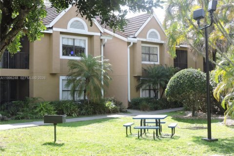 Apartamento en alquiler en Miami, Florida, 2 dormitorios, 87.98 m2 № 2058212 - foto 17