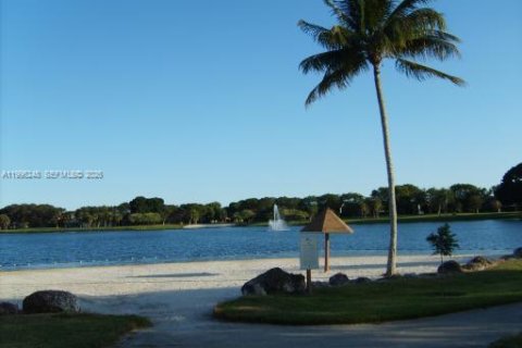 Apartamento en Miami, Florida 2 dormitorios, 87.98 m2 № 2058212