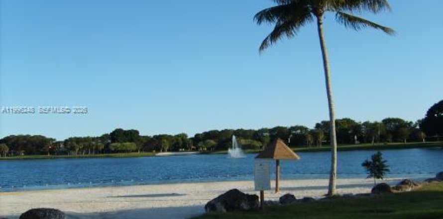 Apartamento en Miami, Florida 2 dormitorios, 87.98 m2 № 2058212