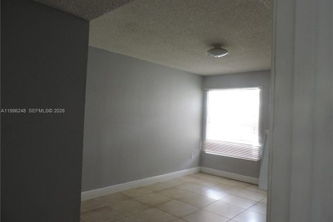 Apartamento en alquiler en Miami, Florida, 2 dormitorios, 87.98 m2 № 2058212 - foto 6