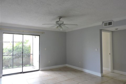 Apartamento en alquiler en Miami, Florida, 2 dormitorios, 87.98 m2 № 2058212 - foto 5
