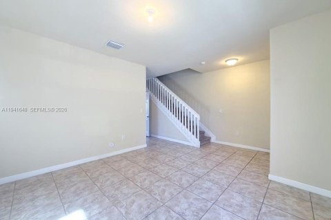 Copropriété à louer à Hialeah, Floride: 2 chambres, 132.11 m2 № 1998916 - photo 9