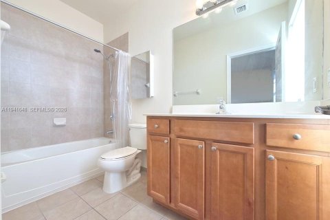 Copropriété à louer à Hialeah, Floride: 2 chambres, 132.11 m2 № 1998916 - photo 16