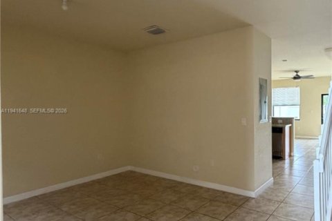 Copropriété à louer à Hialeah, Floride: 2 chambres, 132.11 m2 № 1998916 - photo 5