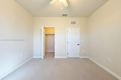 Copropriété à louer à Hialeah, Floride: 2 chambres, 132.11 m2 № 1998916 - photo 15