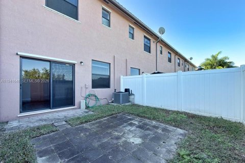 Copropriété à louer à Hialeah, Floride: 2 chambres, 132.11 m2 № 1998916 - photo 25