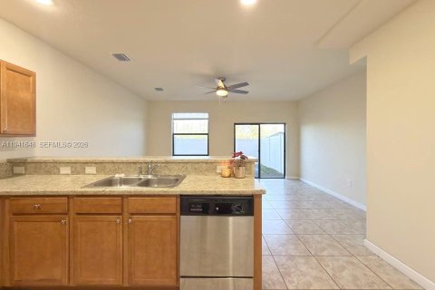 Copropriété à louer à Hialeah, Floride: 2 chambres, 132.11 m2 № 1998916 - photo 6