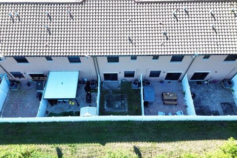 Copropriété à louer à Hialeah, Floride: 2 chambres, 132.11 m2 № 1998916 - photo 29