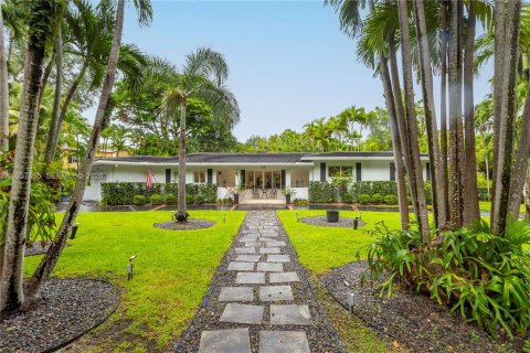 Casa en alquiler en Coral Gables, Florida, 3 dormitorios, 203.83 m2 № 2011575 - foto 2