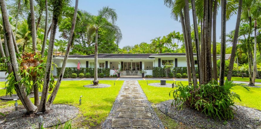 Casa en Coral Gables, Florida 3 dormitorios, 203.83 m2 № 2011575