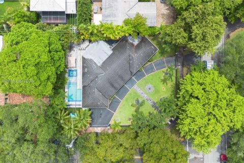 Casa en alquiler en Coral Gables, Florida, 3 dormitorios, 203.83 m2 № 2011575 - foto 4