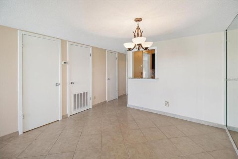 Condo in Palm Coast, Florida, 2 bedrooms  № 2209337 - photo 8