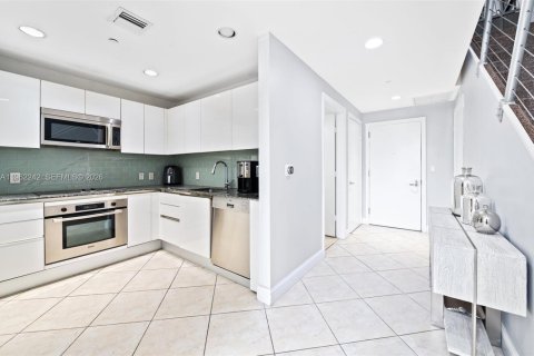 Copropriété à vendre à Miami, Floride: 1 chambre, 92.9 m2 № 2079040 - photo 2