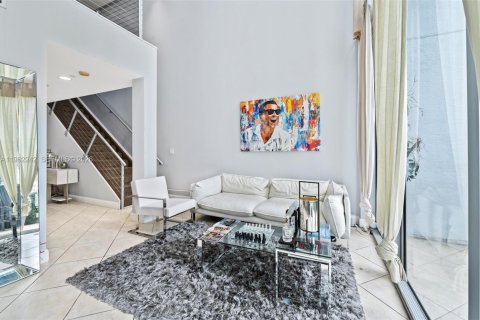 Copropriété à vendre à Miami, Floride: 1 chambre, 92.9 m2 № 2079040 - photo 16