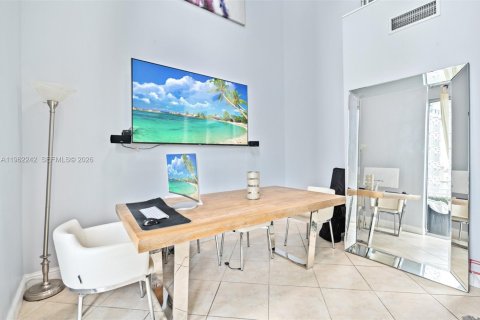 Copropriété à vendre à Miami, Floride: 1 chambre, 92.9 m2 № 2079040 - photo 15